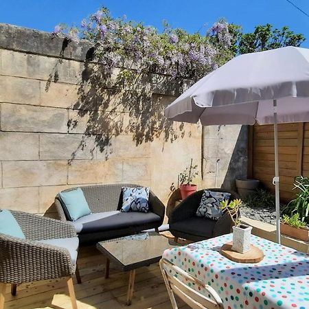 Furnished Apartment Near Palais De La Justice With 2 Bedrooms & A Garden بوردو المظهر الخارجي الصورة